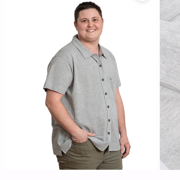 Peau de Loup Grey Button up - Picture 4 of 10